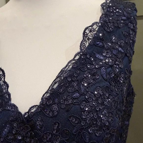 Elegant Navy Blue Dress - Picture 5 of 8